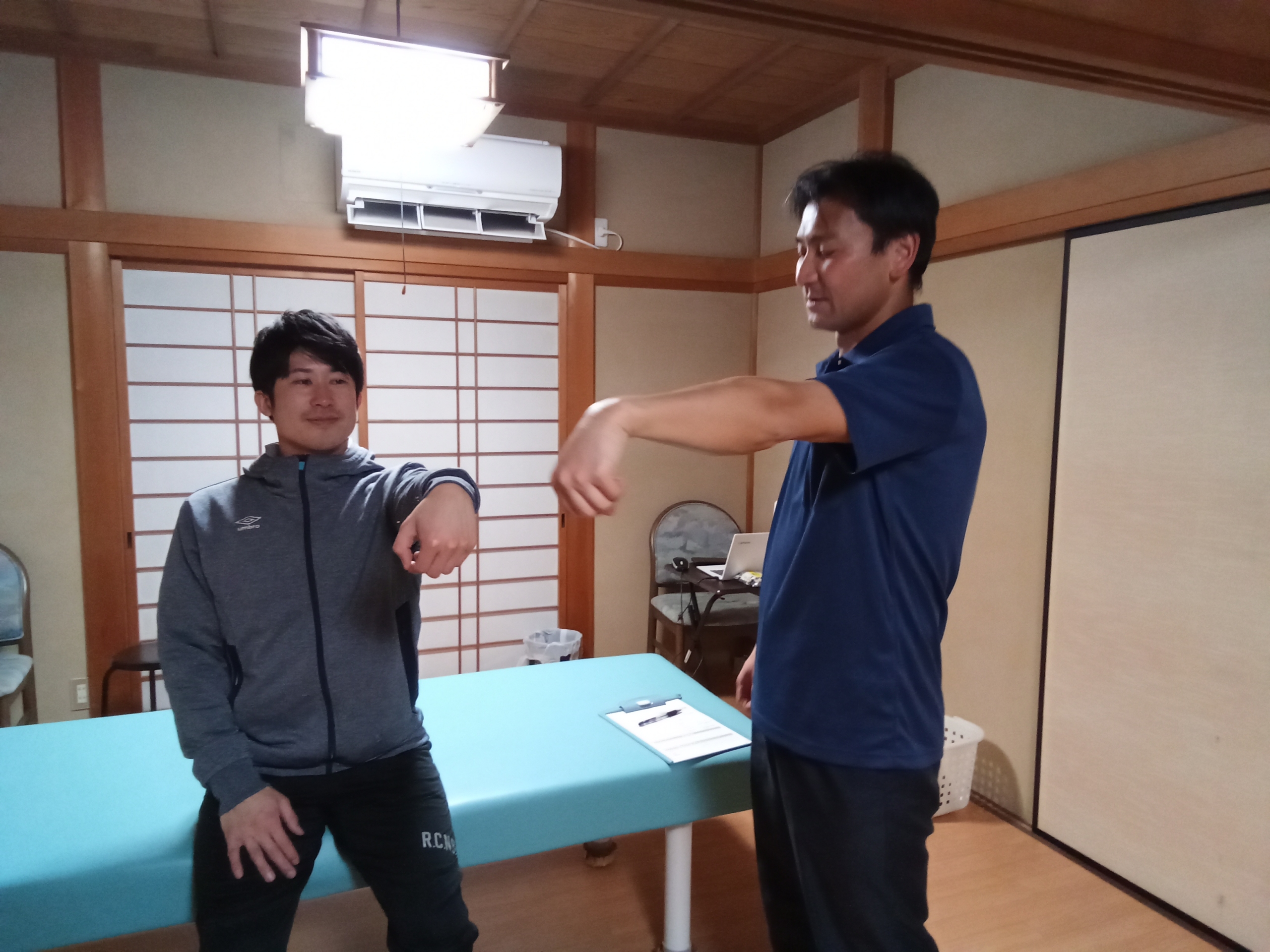 阿久比町の整体院 花井整体院のコンディショニング施術の様子